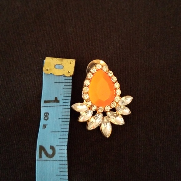 Earrings - Picture 7 of 8